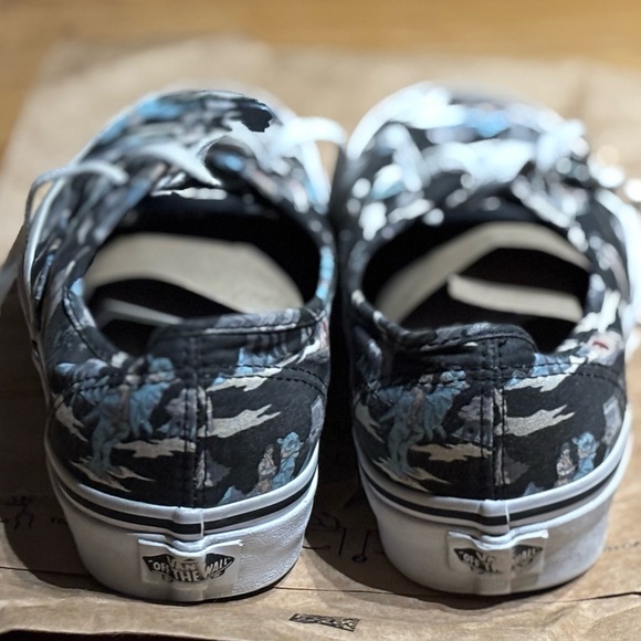 VANS Authentic Era Star Wars Dark Side Planet Hoth limited Size 8 Mens 9.5 women - Picture 2 of 8